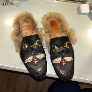 Gucci Princetown horsebit-detailed shearling-lined leather slippers with bee